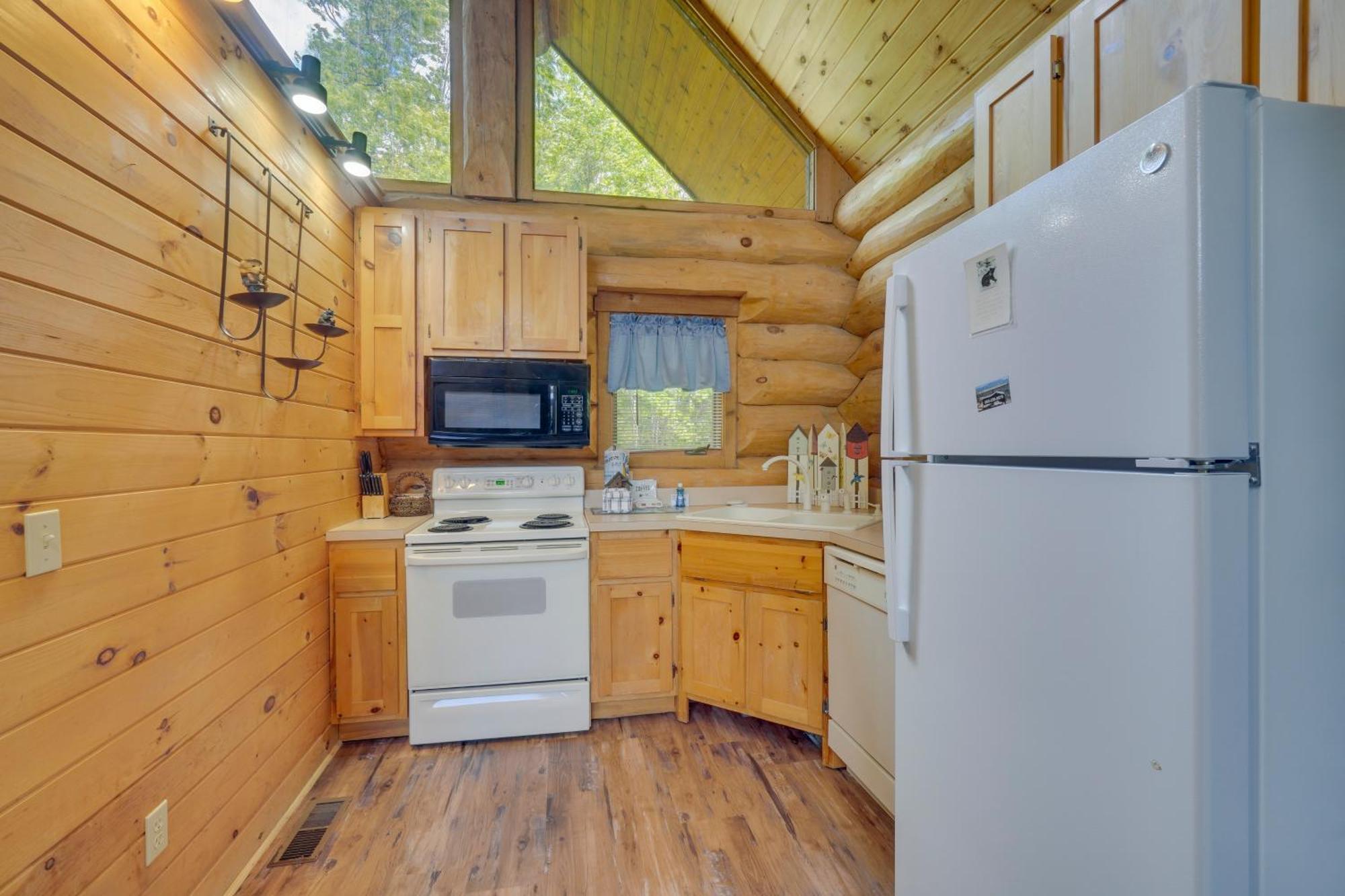 Gatlinburg Cabin With Hot Tub About 11 Miles To Downtown Екстериор снимка